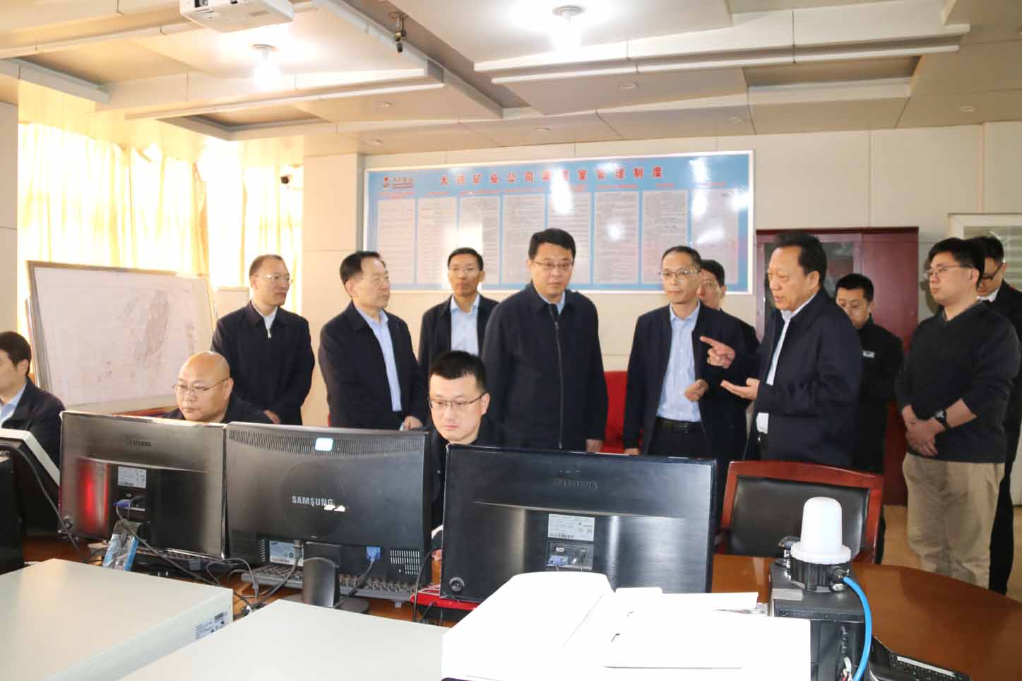 翟军市长.jpg 翟军市长.jpg